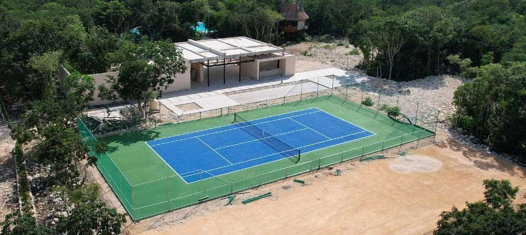 Tennis & Padel courts